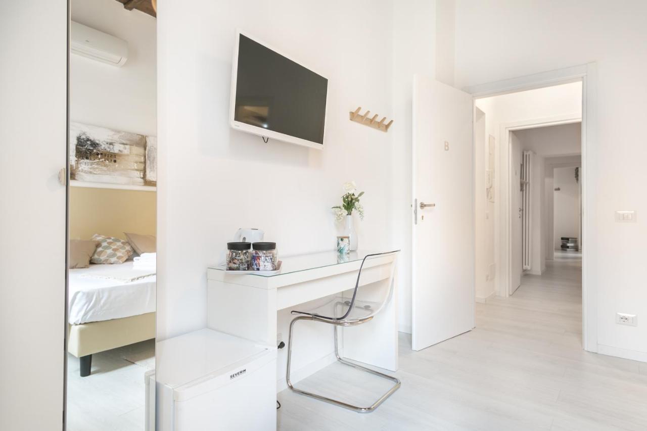 White Ostilia Guesthouse Roma Ngoại thất bức ảnh