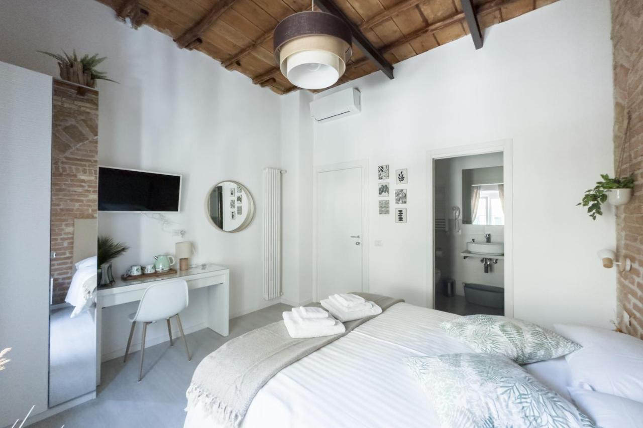 White Ostilia Guesthouse Roma Ngoại thất bức ảnh