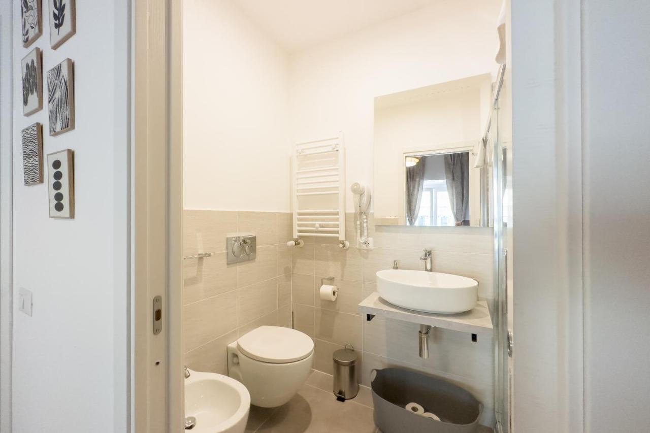 White Ostilia Guesthouse Roma Ngoại thất bức ảnh